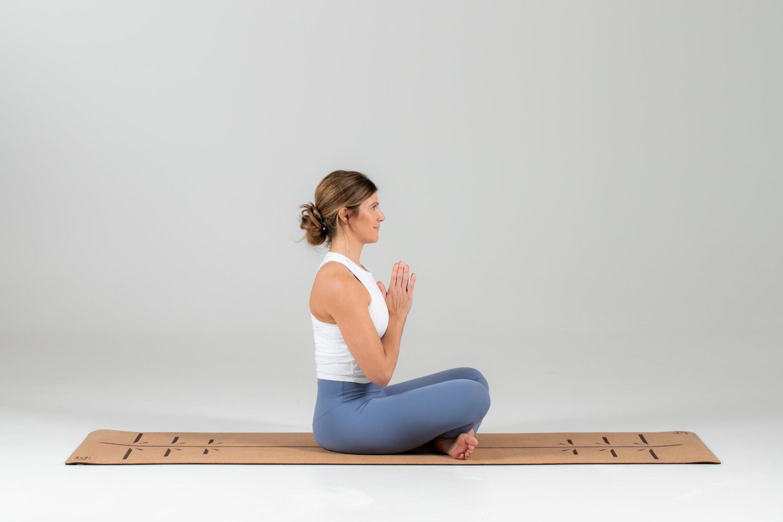 Seated Cross-Legged Yoga Pose | Read This To Avoid These Common ...