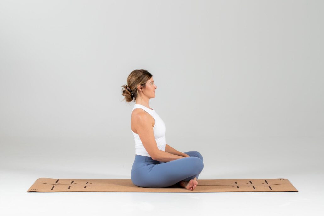 Seated Cross-Legged Yoga Pose | Read This To Avoid These Common ...